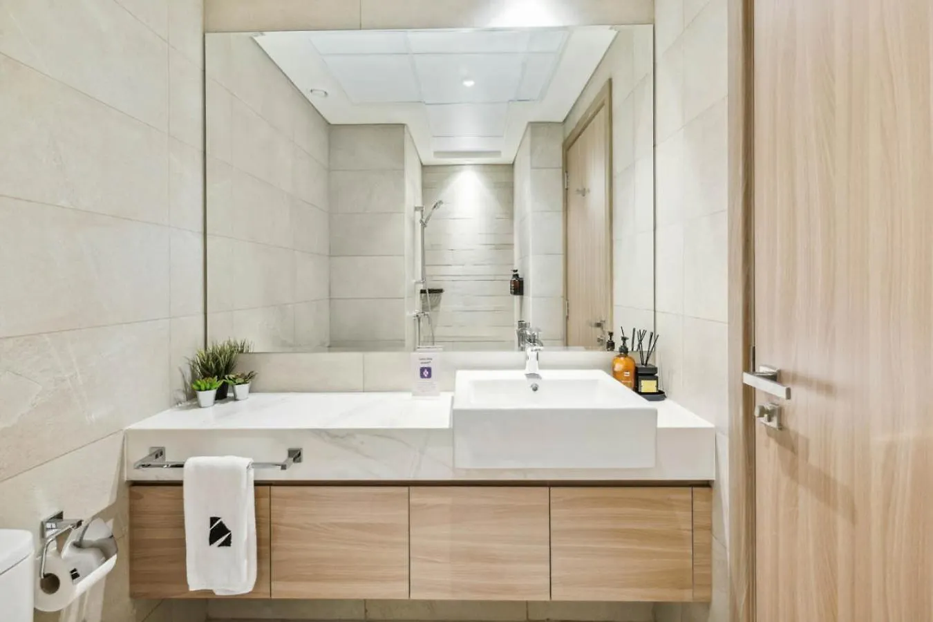 Apartamento New Cozy Studio With Pool And Gym In Quiet Community Dubái Emiratos Árabes Unidos